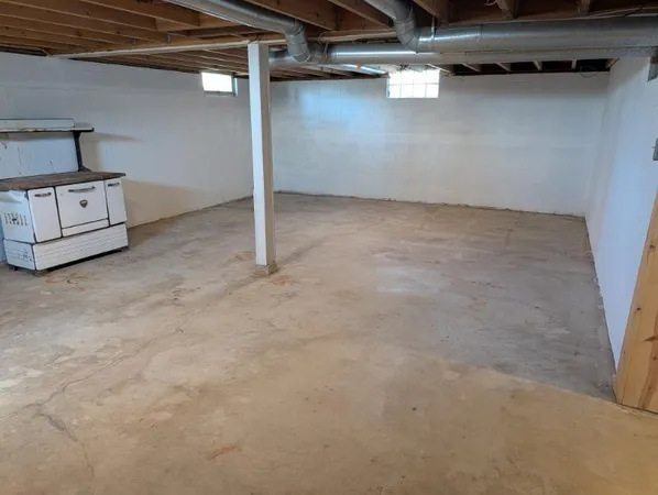 $168,000 | 400 9th Street Southwest, Wells, MN 56097