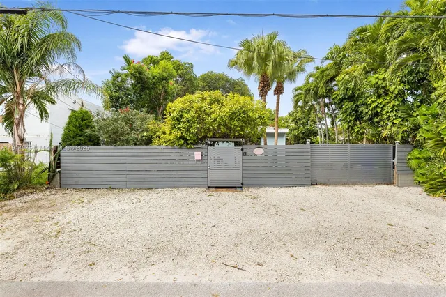 $749,000 | 2820 Southwest 33rd Court, Miami, FL 33133