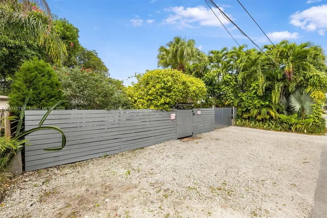 $749,000 | 2820 Southwest 33rd Court, Miami, FL 33133