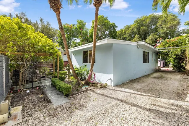 $749,000 | 2820 Southwest 33rd Court, Miami, FL 33133