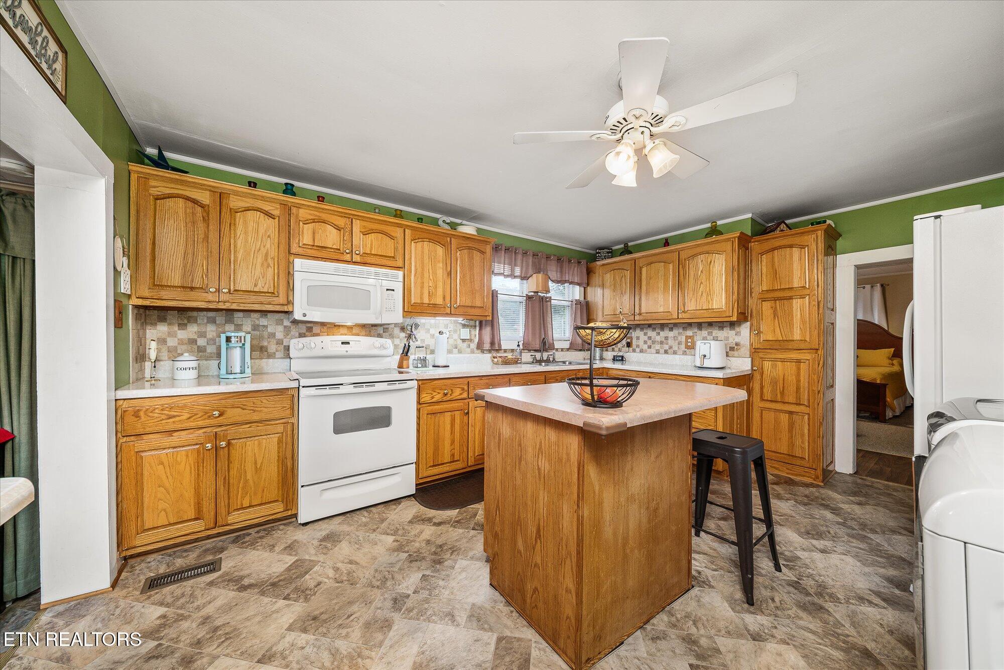 214 Omega Street Harriman, TN 37748 - Photo 18 of 39 18-214 Omega St_108_TNPC