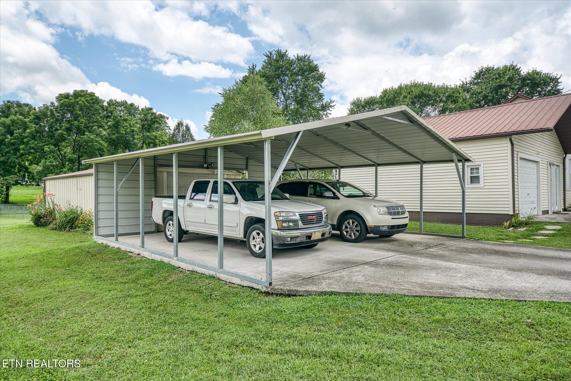 214 Omega Street Harriman, TN 37748 - Photo 4 of 39 04-214 Omega St_028_TNPC