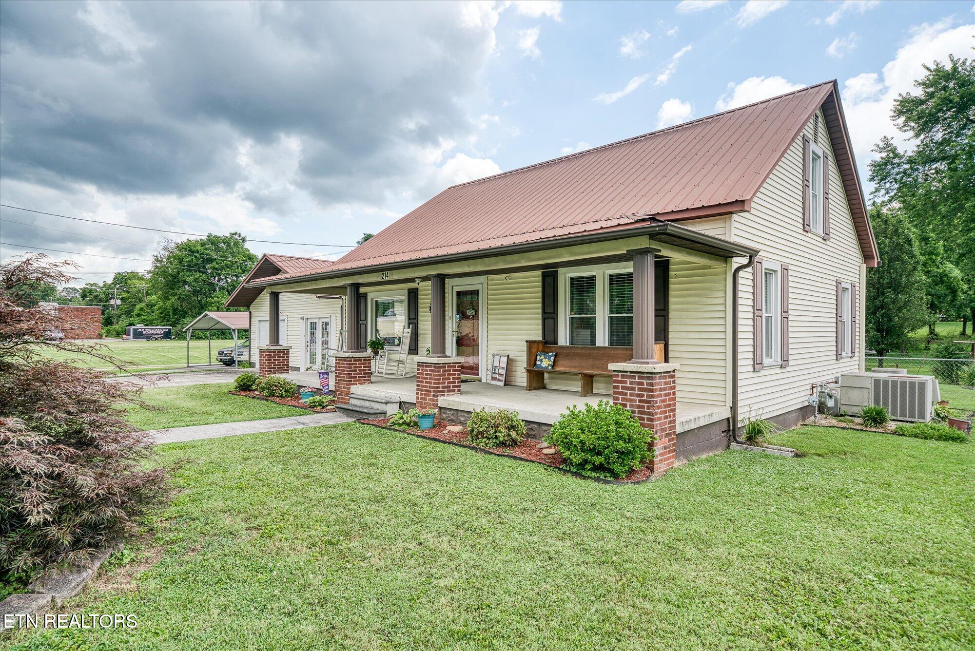 214 Omega Street Harriman, TN 37748 - Photo 8 of 39 08-214 Omega St_053_TNPC