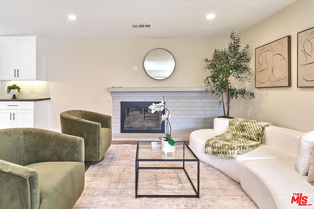 12041 Weatherby Road Los Alamitos, CA 90720 - Photo 4 of 32