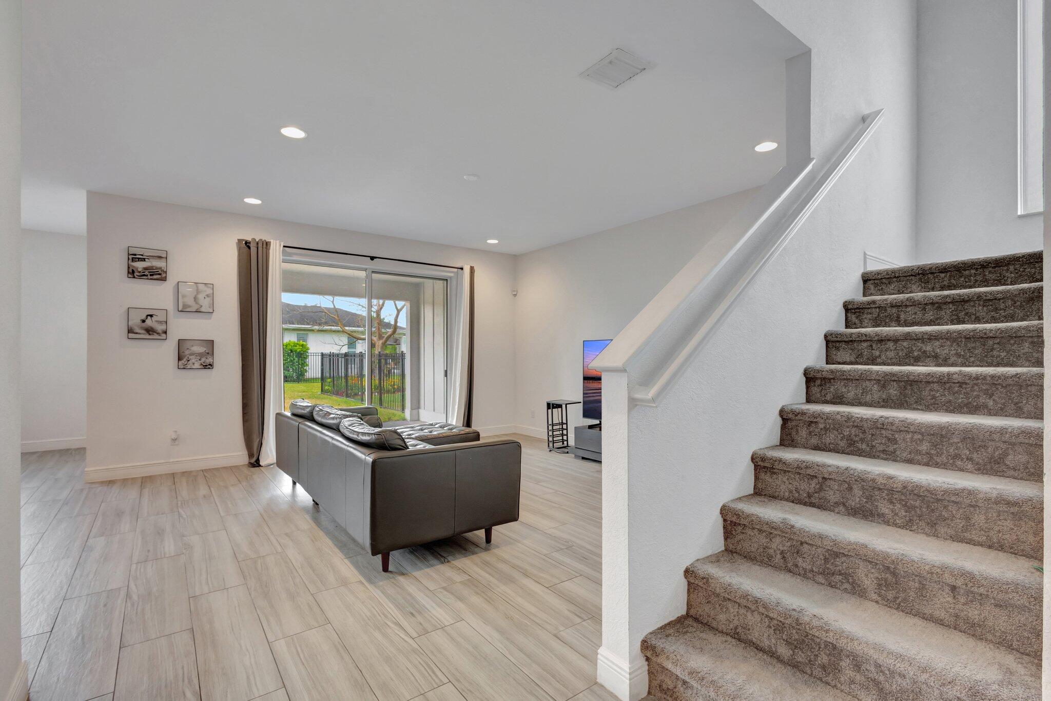 19654 Split Rail Run Loxahatchee, FL 33470 - Photo 11 of 45 29-web-or-mls-Split_21