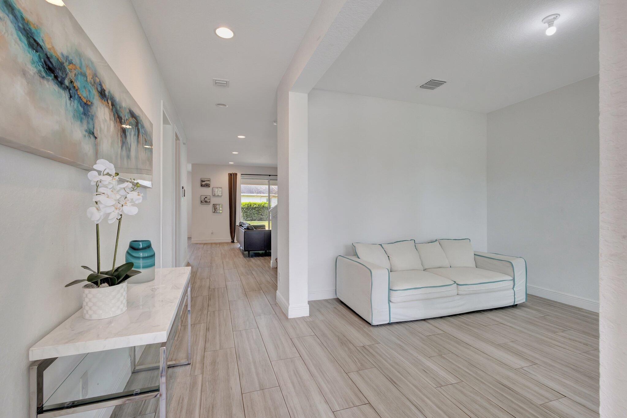 19654 Split Rail Run Loxahatchee, FL 33470 - Photo 14 of 45 25-web-or-mls-Split_1