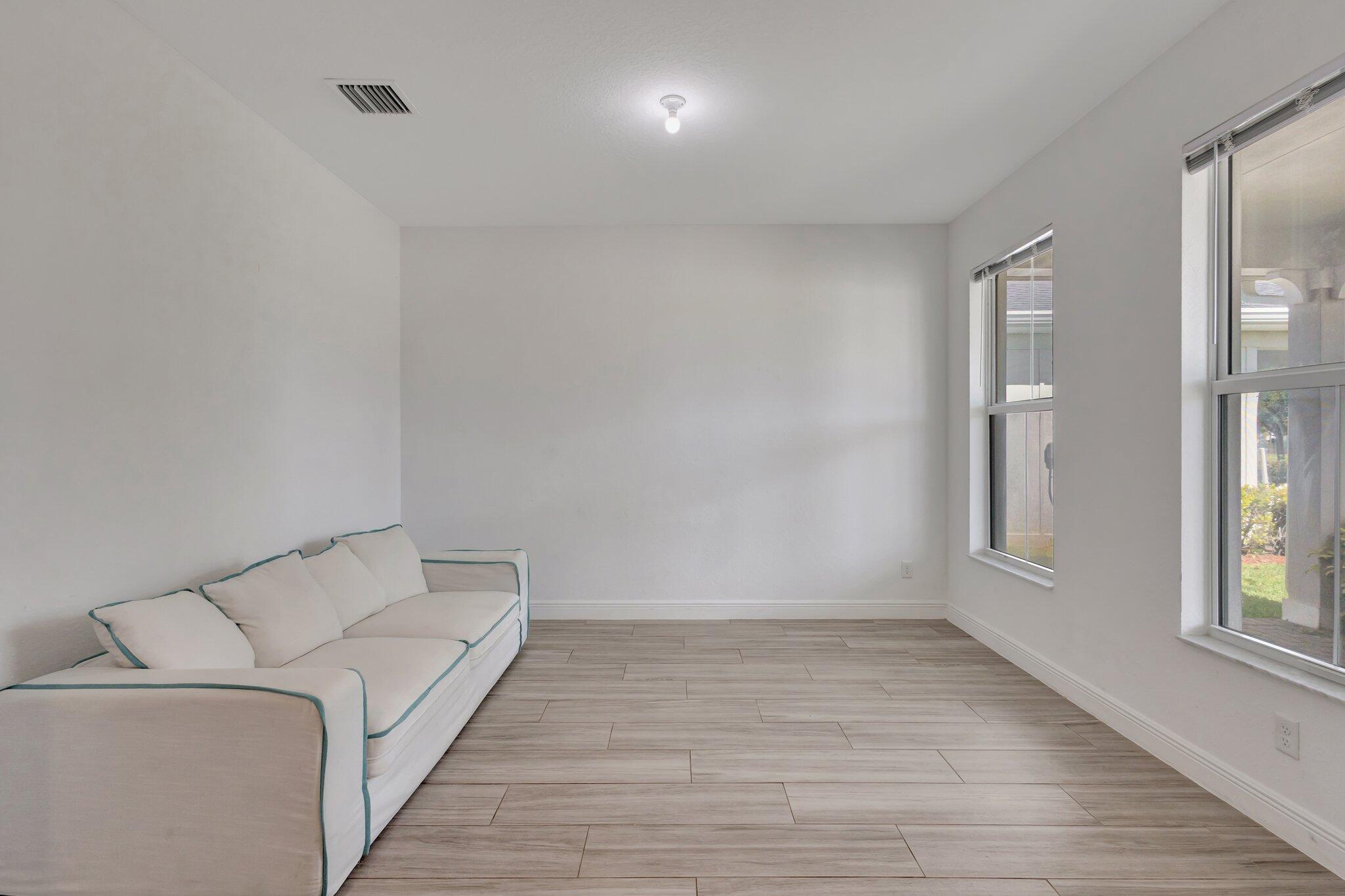 19654 Split Rail Run Loxahatchee, FL 33470 - Photo 15 of 45 27-web-or-mls-Split_11