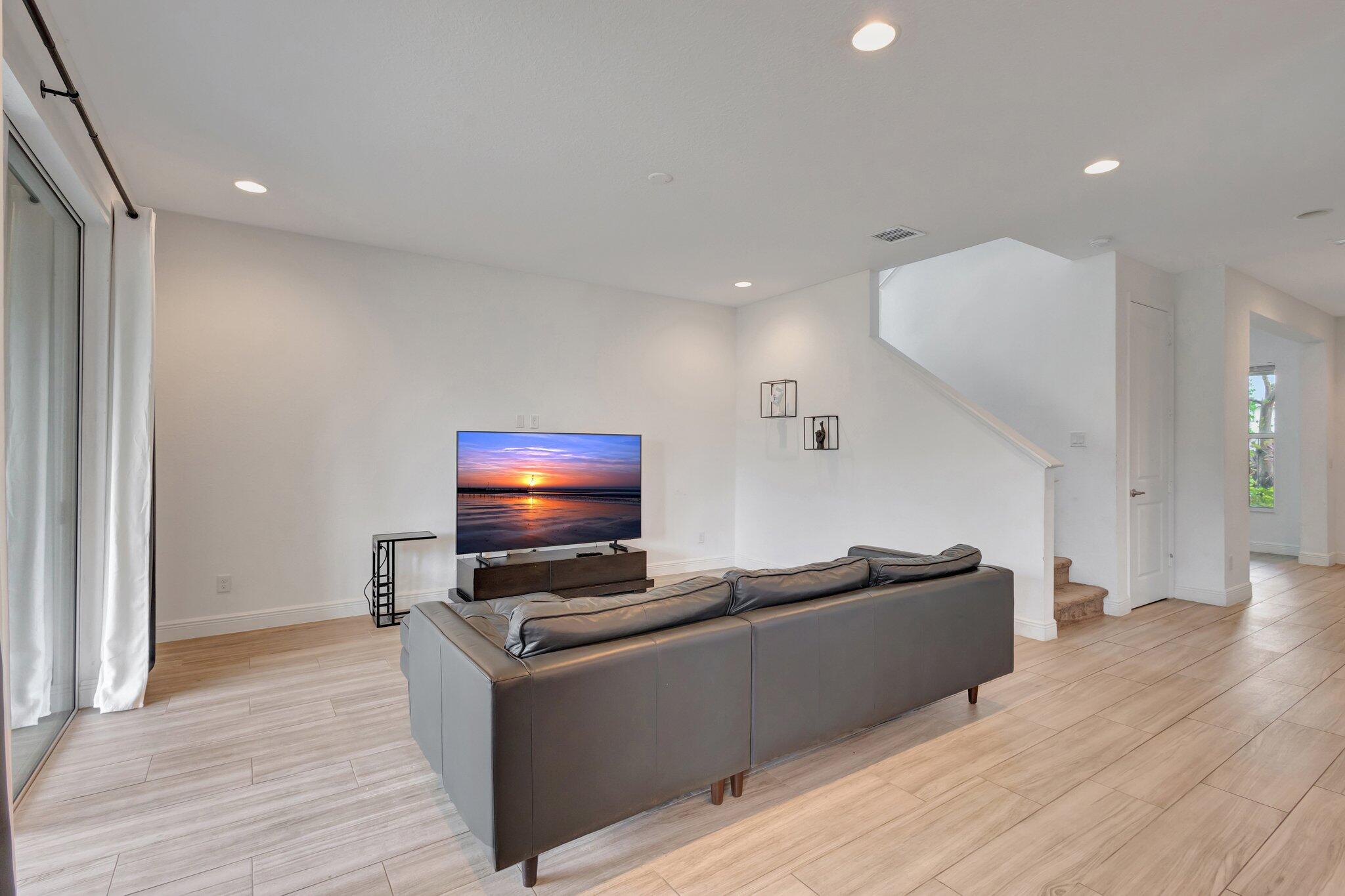 19654 Split Rail Run Loxahatchee, FL 33470 - Photo 10 of 45 31-web-or-mls-Split_31