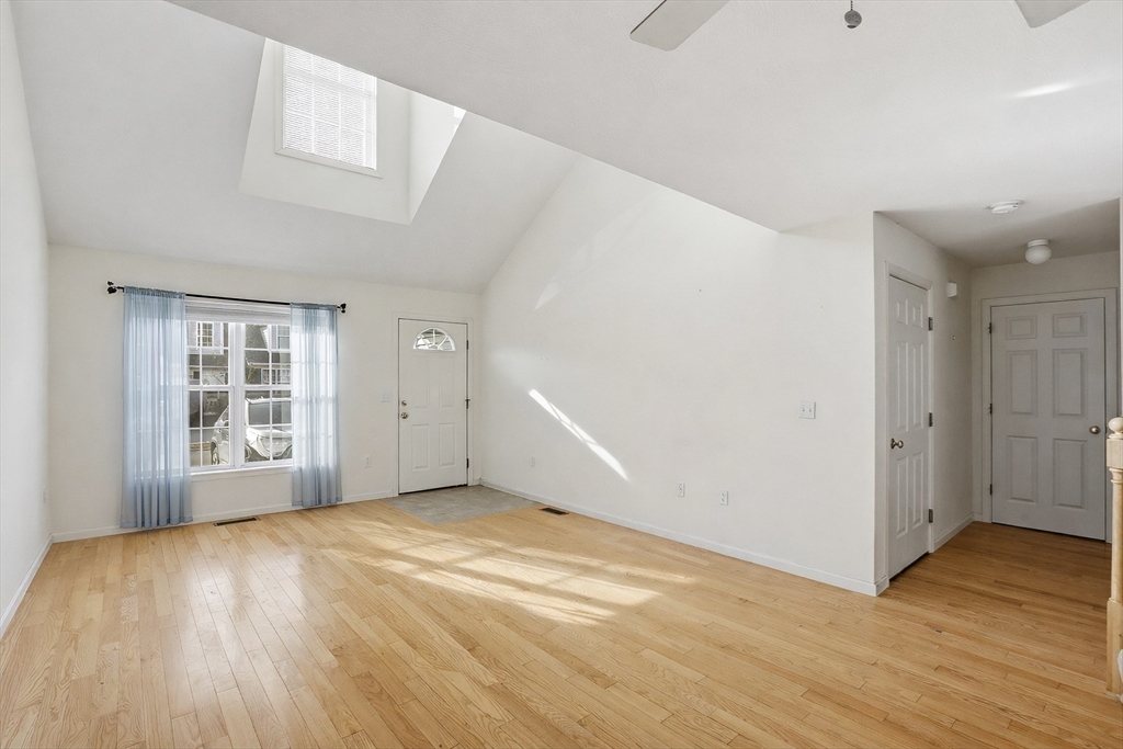 34 Pleasant Street, Unit 34 Windham, NH 03087 - Photo 8 of 30