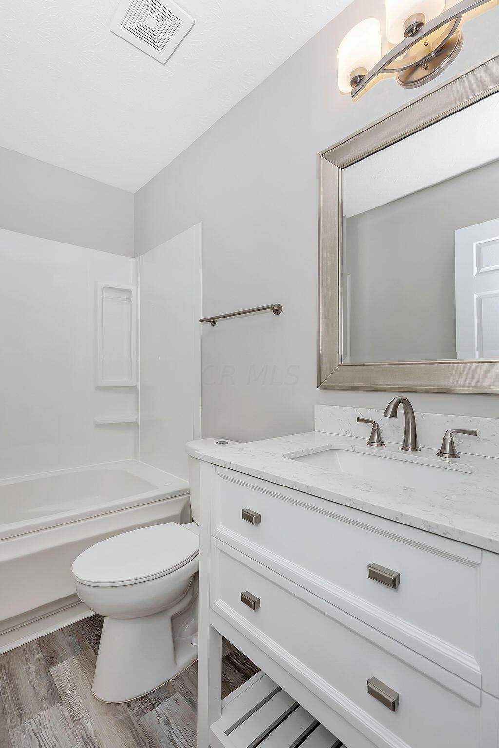 812 Hines Road Columbus, OH 43230 - Photo 20 of 61 18-Bathroom