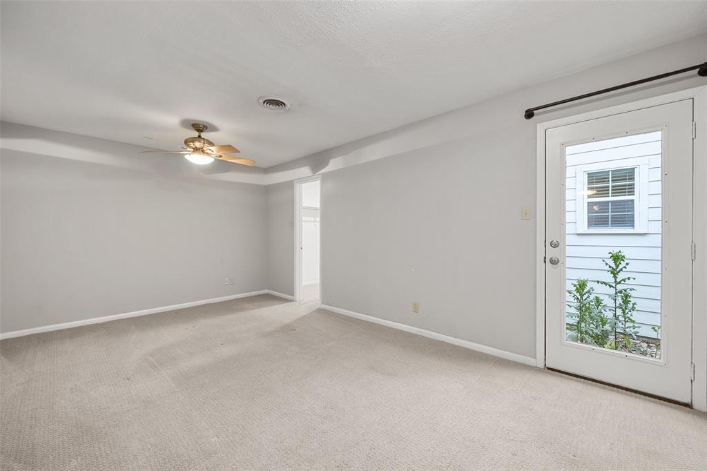 2200 West Rosedale Street South, Unit B Fort Worth, TX 76110 - Photo 11 of 23