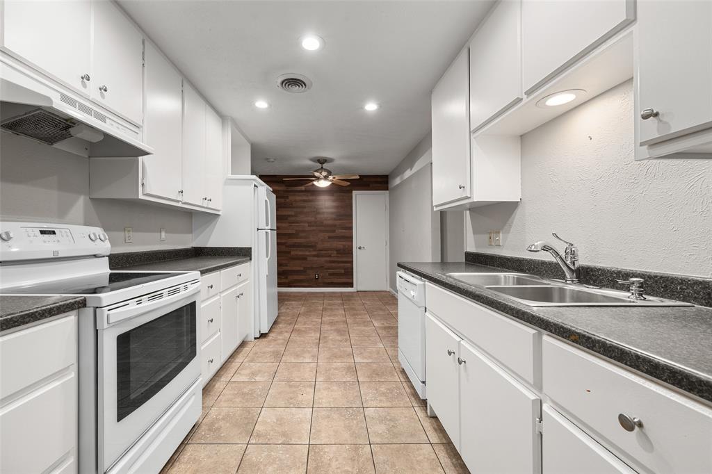 2200 West Rosedale Street South, Unit B Fort Worth, TX 76110 - Photo 8 of 23