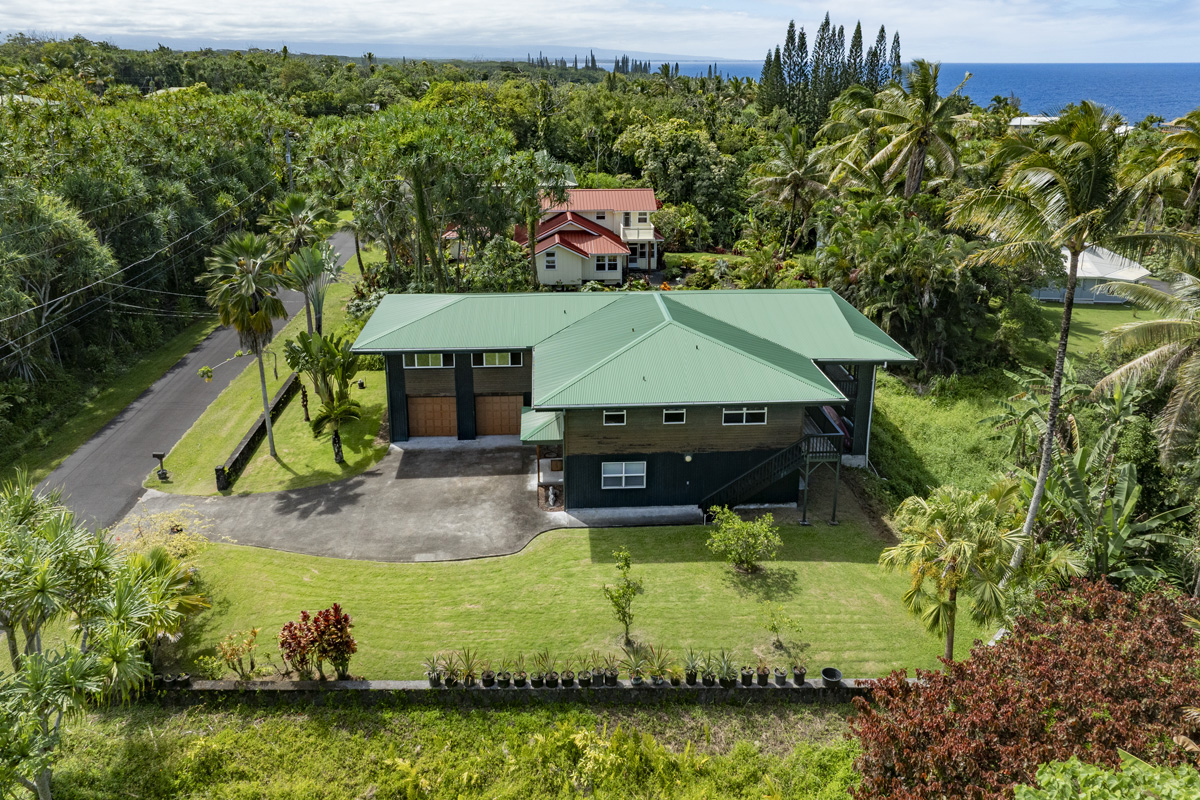 15-2817 Papai Street Pahoa, HI 96778 - Photo 30 of 30 an aerial view of a house with swimming pool outdoor seating and yard