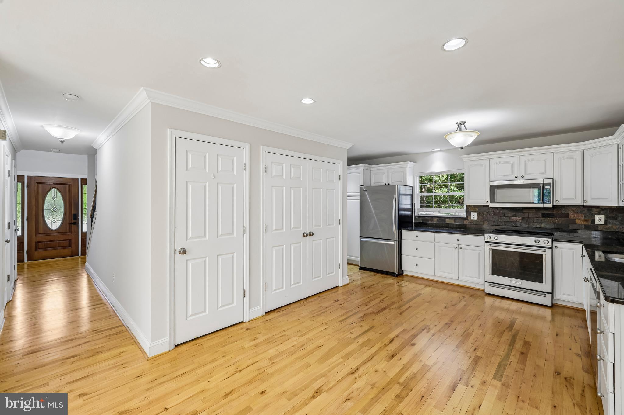 683 Powhatan Beach Road Pasadena, MD 21122 - Photo 22 of 70 Kitchen