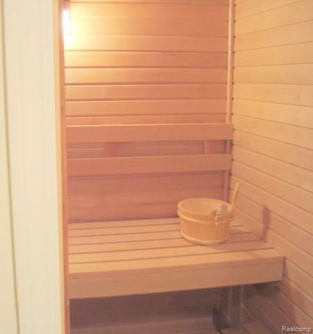 1265 Tulberry Circle Rochester, MI 48306 - Photo 21 of 25 21 Sauna-001.jpg