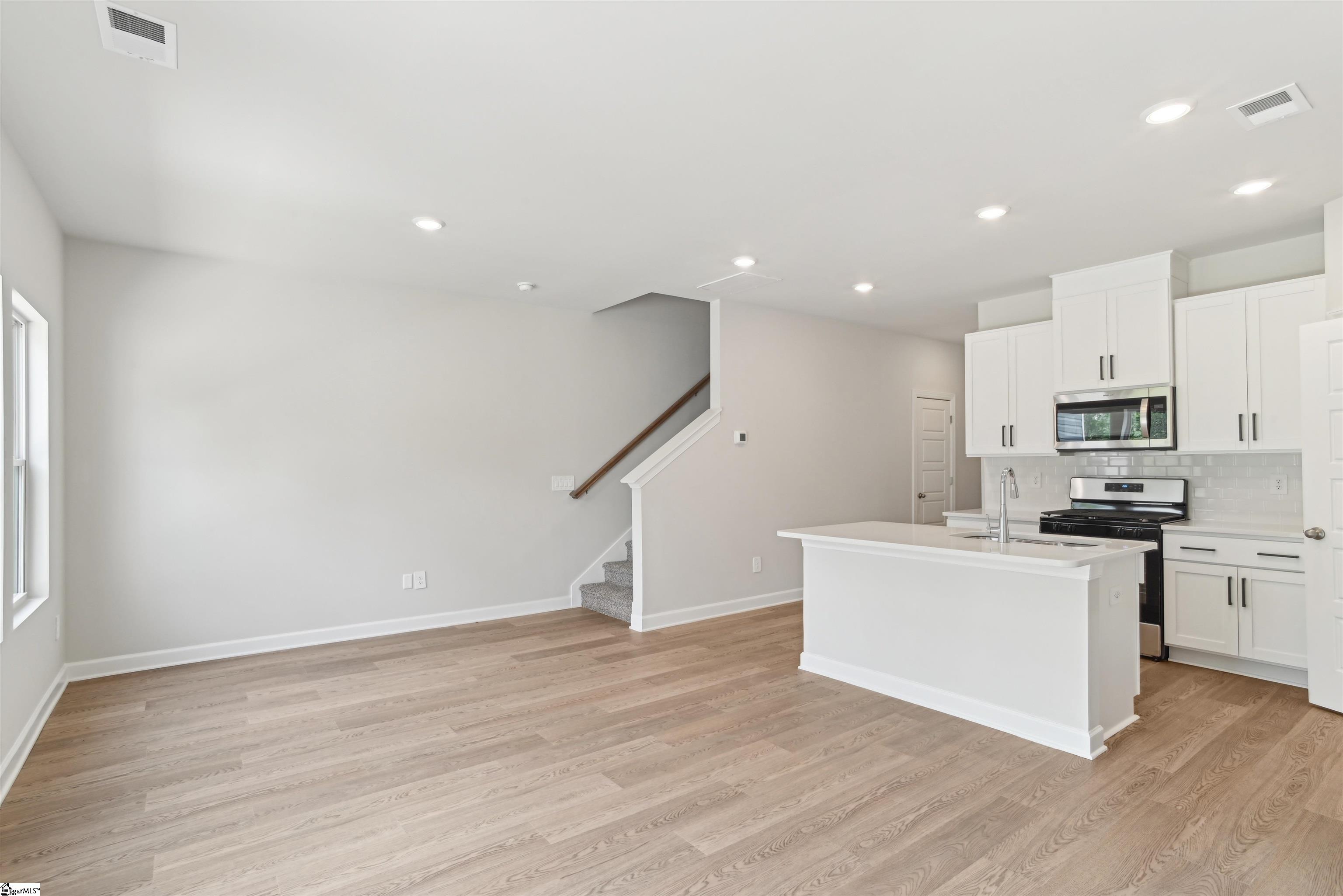 7 Gramercy Wds Lane, Unit CYPRESS Fountain Inn, SC 29644 - Photo 2 of 7