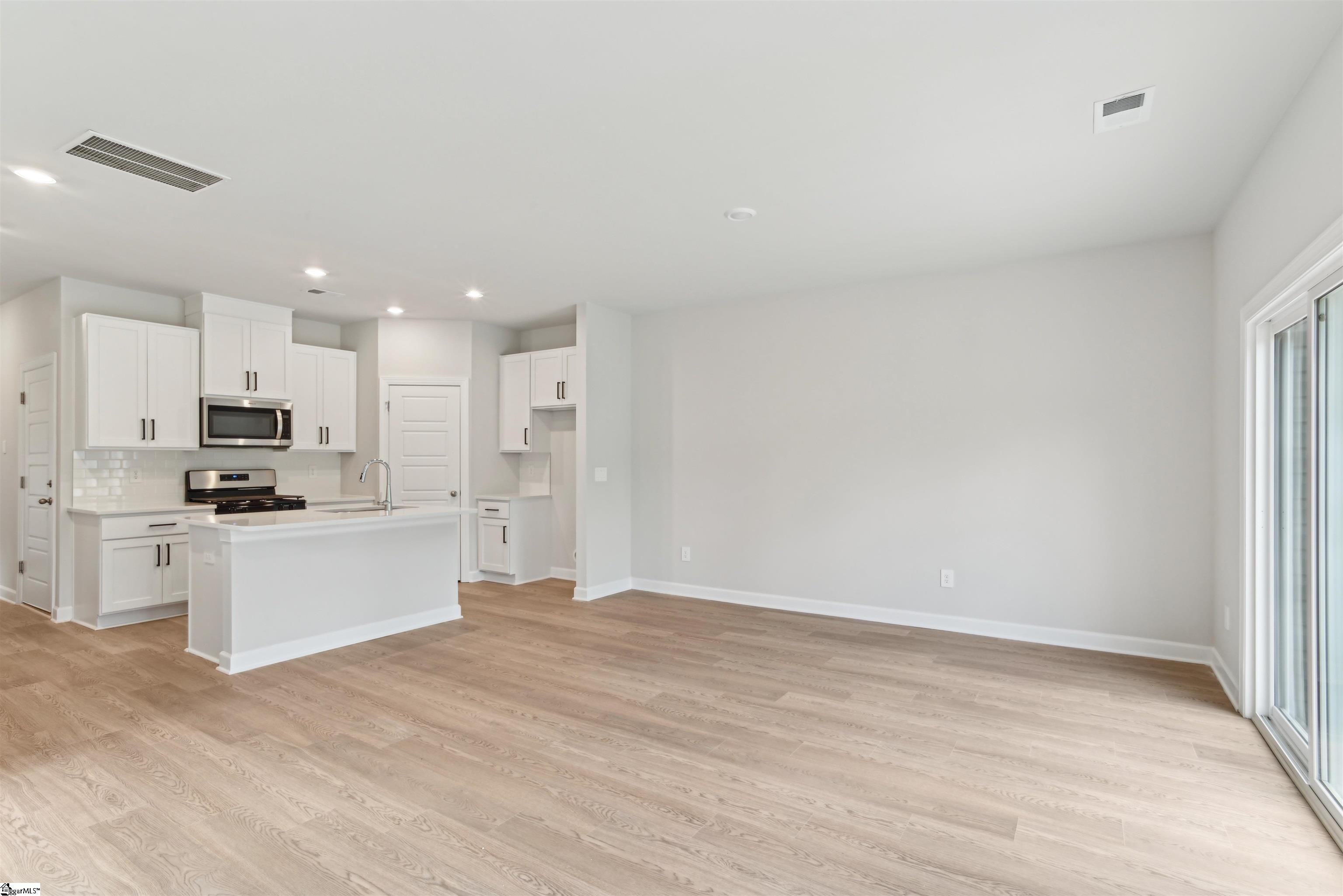 7 Gramercy Wds Lane, Unit CYPRESS Fountain Inn, SC 29644 - Photo 4 of 7