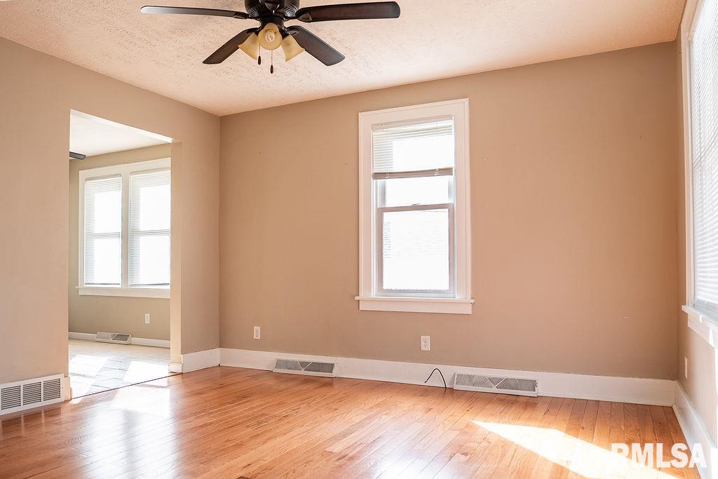 1316 West Lawrence Avenue Springfield, IL 62704 - Photo 5 of 27