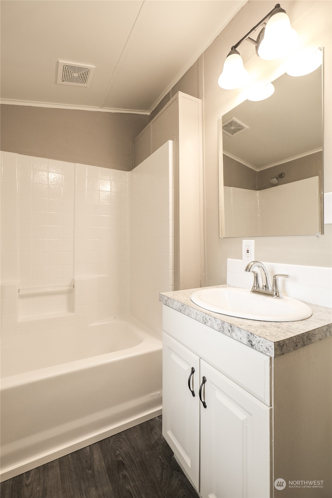 804 Highway 508 Chehalis, WA 98532 - Photo 10 of 17 a bathroom with a sink and a mirror