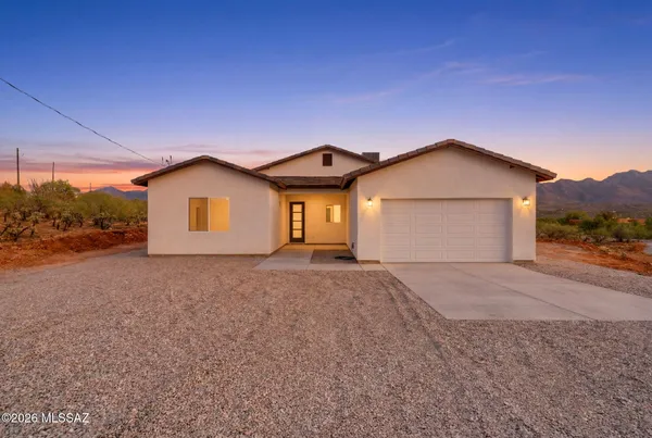 $305,000 | 1785 Correo Court, Rio Rico, AZ 85648