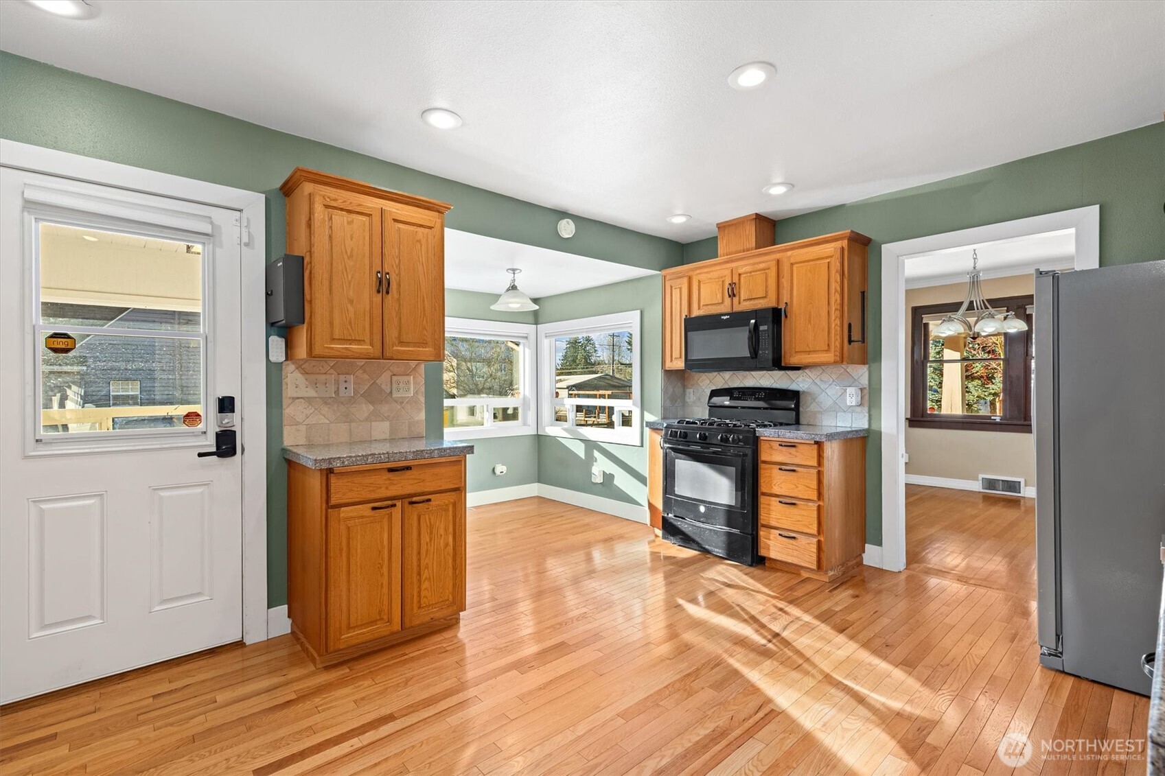 8515 Golden Given Road East Tacoma, WA 98445 - Photo 9 of 39