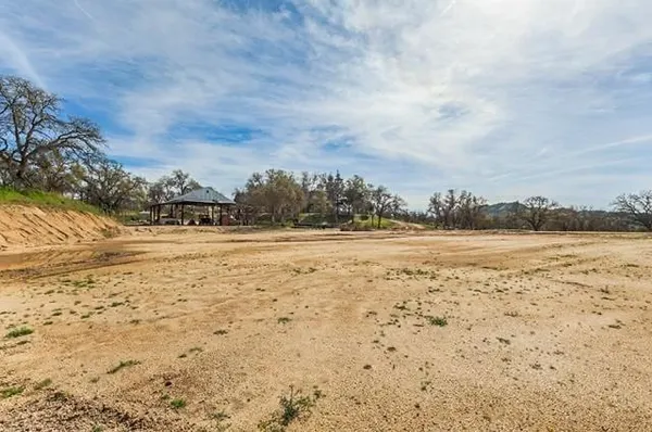 $750,000 | 14788 Blue Oak Lane, Prather, CA 93651