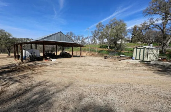 $725,000 | 14788 Blue Oak Lane, Prather, CA 93651