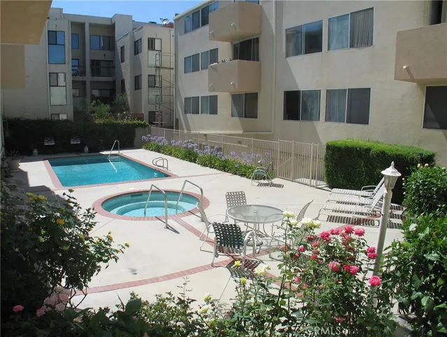 $575,000 | 14141 Dickens Street, Unit 301, Sherman Oaks, CA 91423