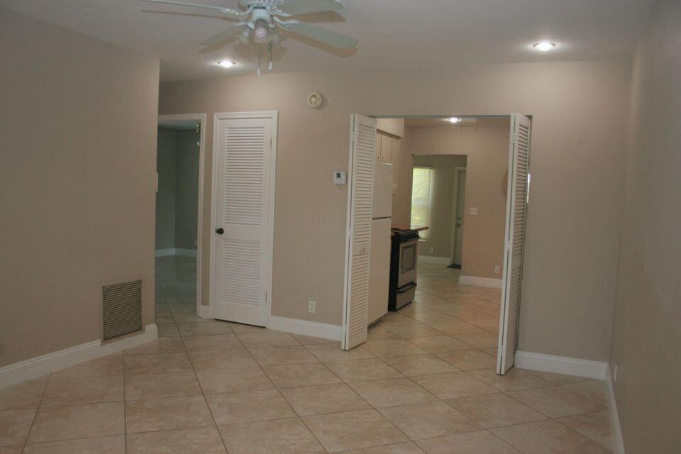 501 Northeast 17th Street Boca Raton, FL 33432 - Photo 11 of 50 501 Living Room