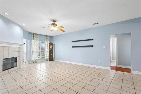 $300,000 | 265 Penn Mill Lakes Boulevard, Covington, LA 70435