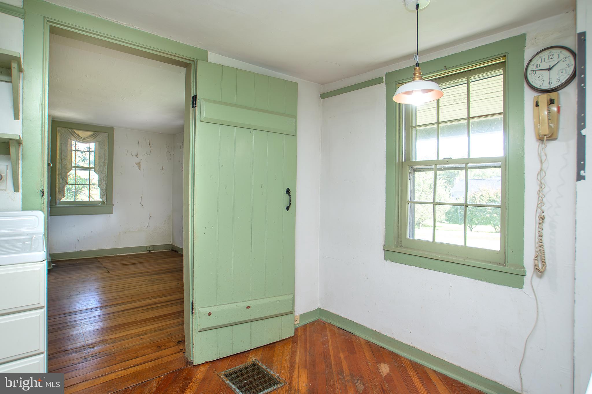 18663 Middletown Road Parkton, MD 21120 - Photo 13 of 72 Eating Area in Kitchen