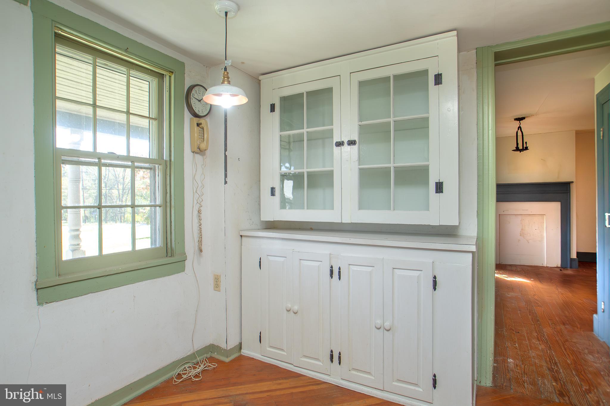 18663 Middletown Road Parkton, MD 21120 - Photo 15 of 72 Built in Cabinets