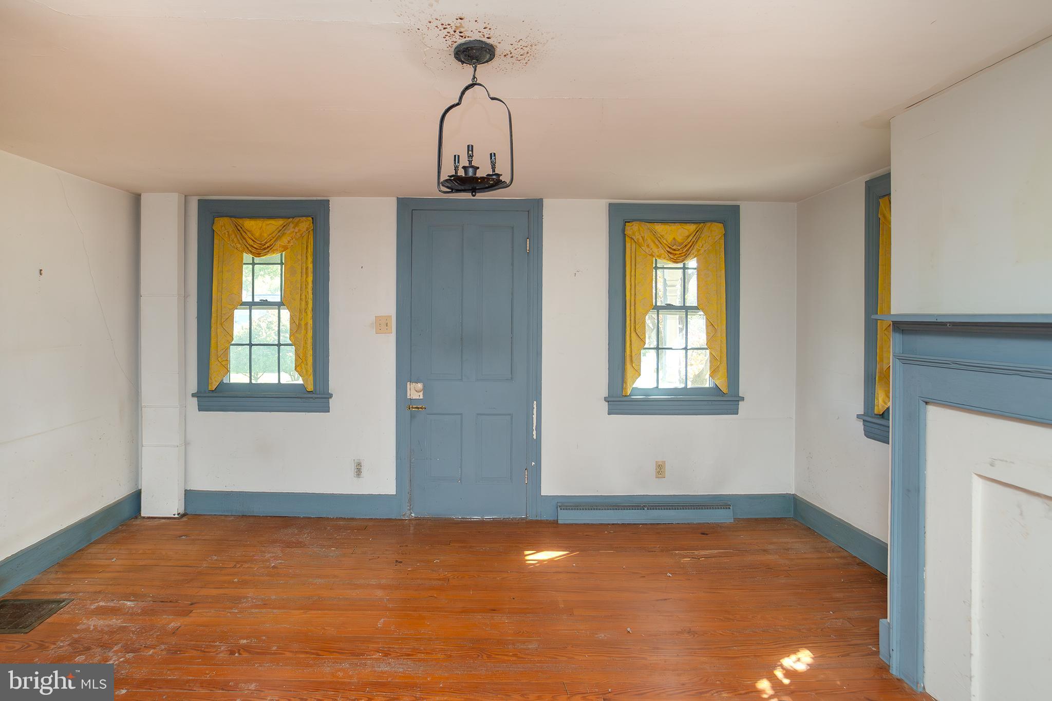 18663 Middletown Road Parkton, MD 21120 - Photo 20 of 72 Family Room with Porch Access