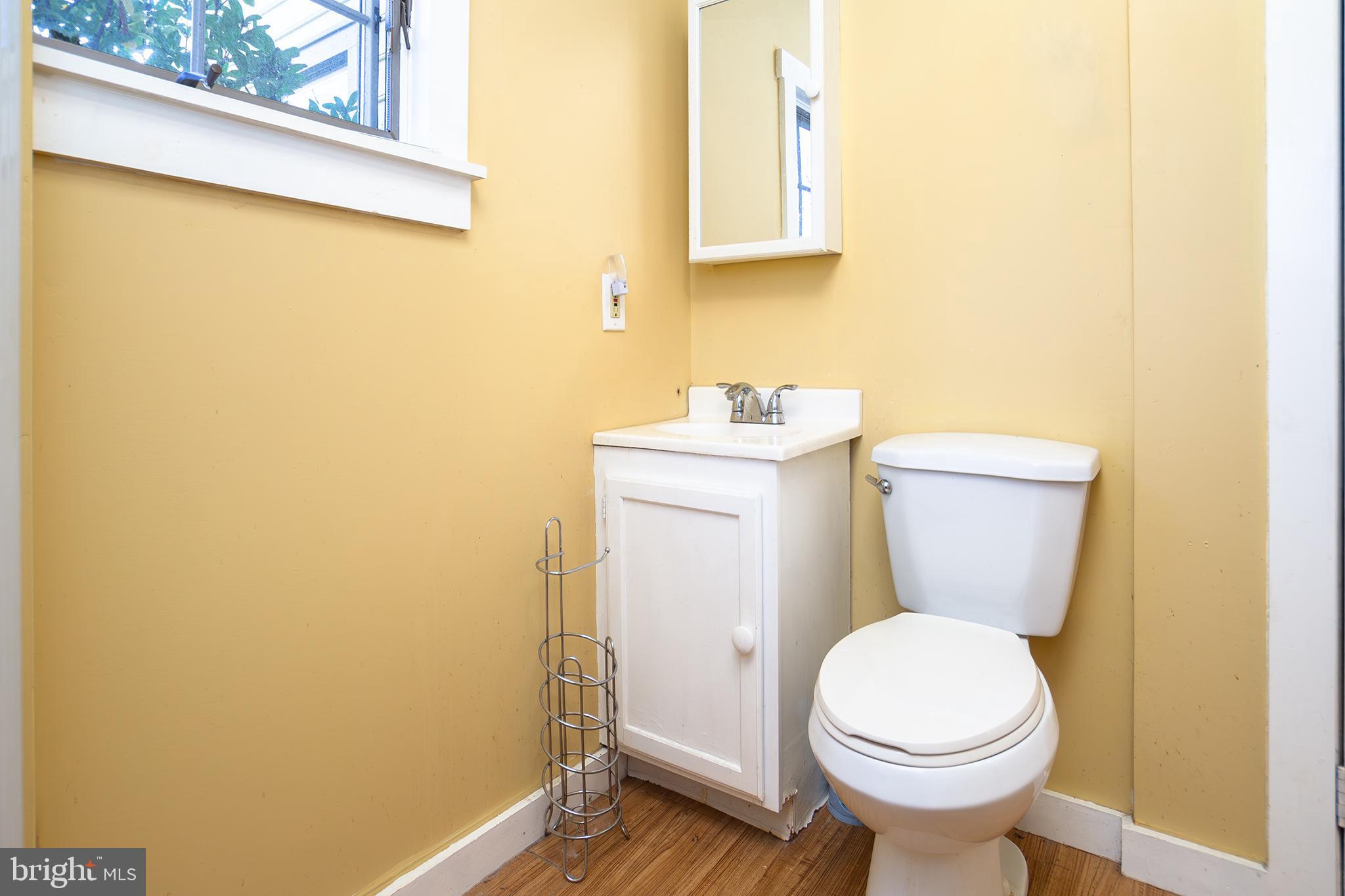 18663 Middletown Road Parkton, MD 21120 - Photo 23 of 72 Main Floor Full Bath