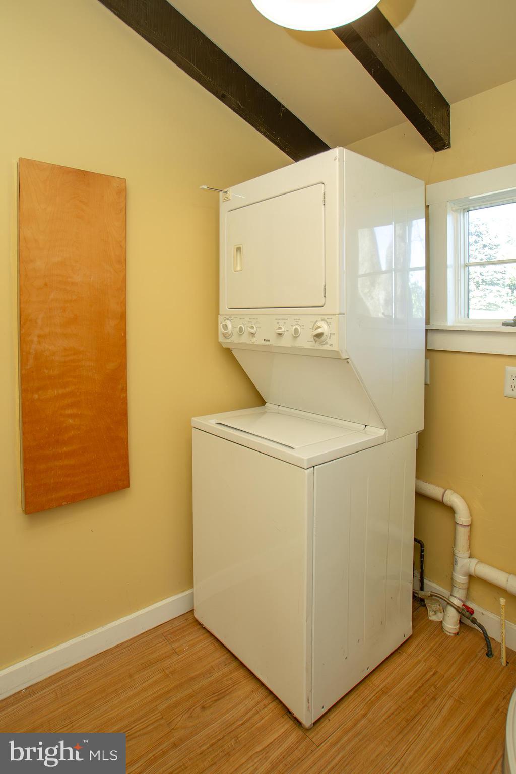 18663 Middletown Road Parkton, MD 21120 - Photo 25 of 72 Main Floor Laundry in 1st Floor Bath