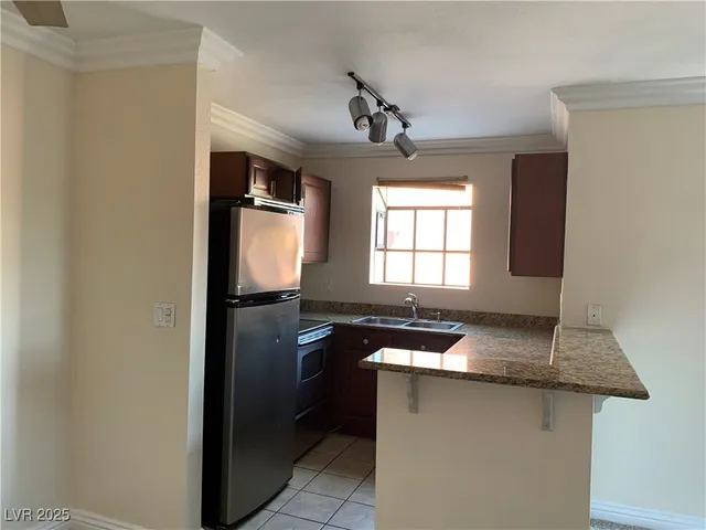 $1,200 | 4050 Pacific Harbors Drive, Unit 231, Las Vegas, NV 89121