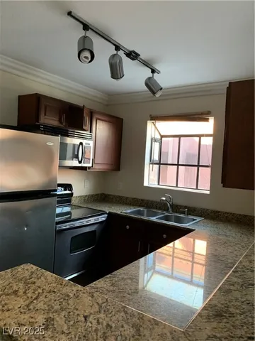$1,200 | 4050 Pacific Harbors Drive, Unit 231, Las Vegas, NV 89121