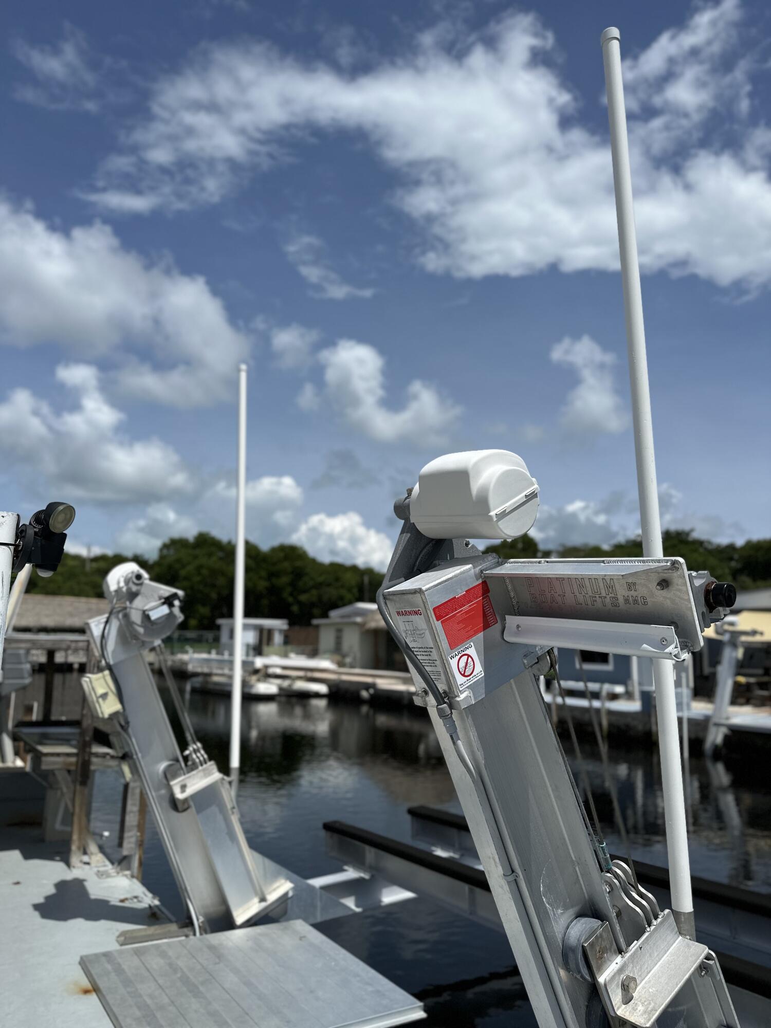 240 Taylor Drive Key Largo, FL 33037 - Photo 24 of 25 a view of parking