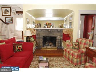512 Merwyn Road Narberth, PA 19072 - Photo 8 of 12 Living Room