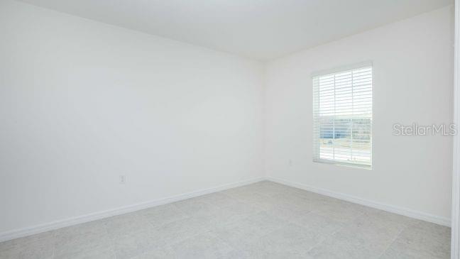 12 Hemlock Cir Way Ocala, FL 34472 - Photo 22 of 32 an empty room with a window