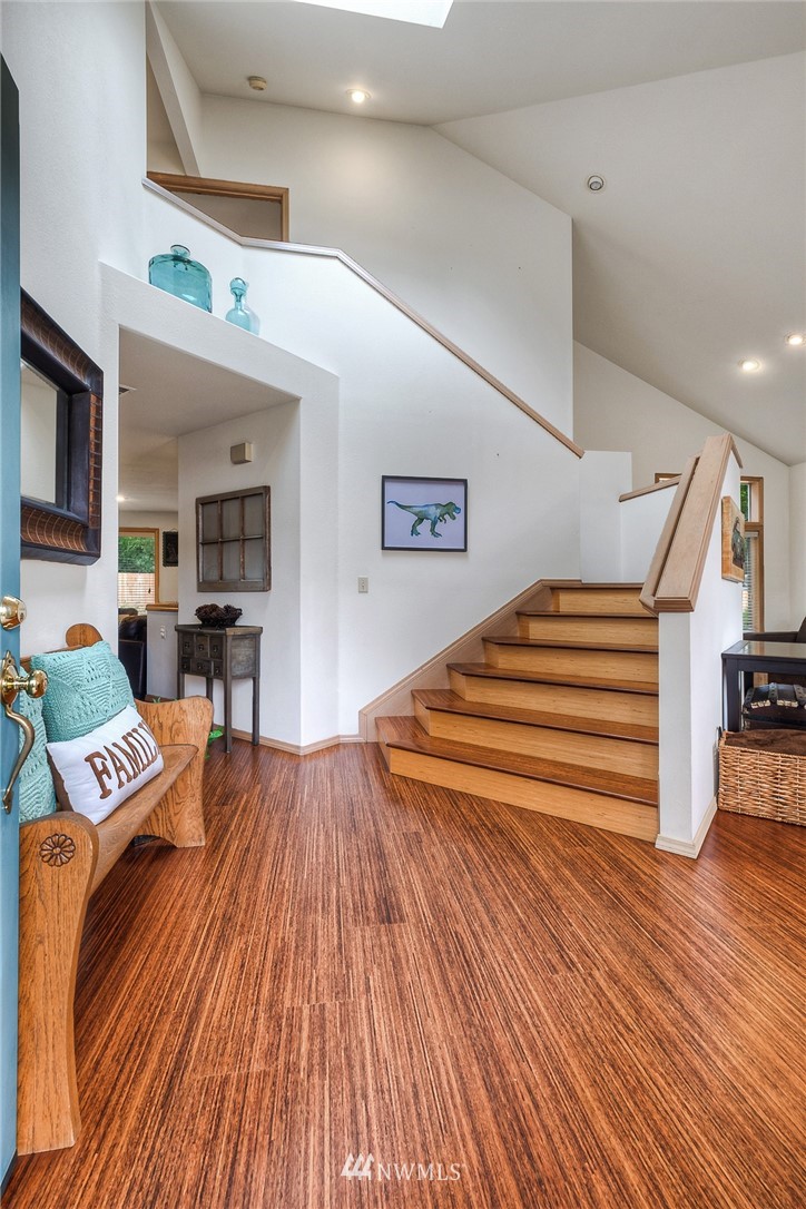 15837 Southeast 156th Street Renton, WA 98058 - Photo 2 of 25 Gallery Image 2