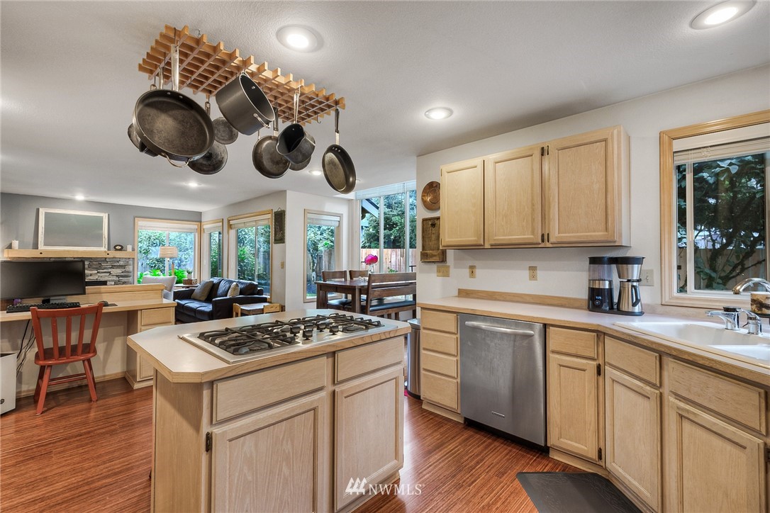 15837 Southeast 156th Street Renton, WA 98058 - Photo 13 of 25 Gallery Image 13