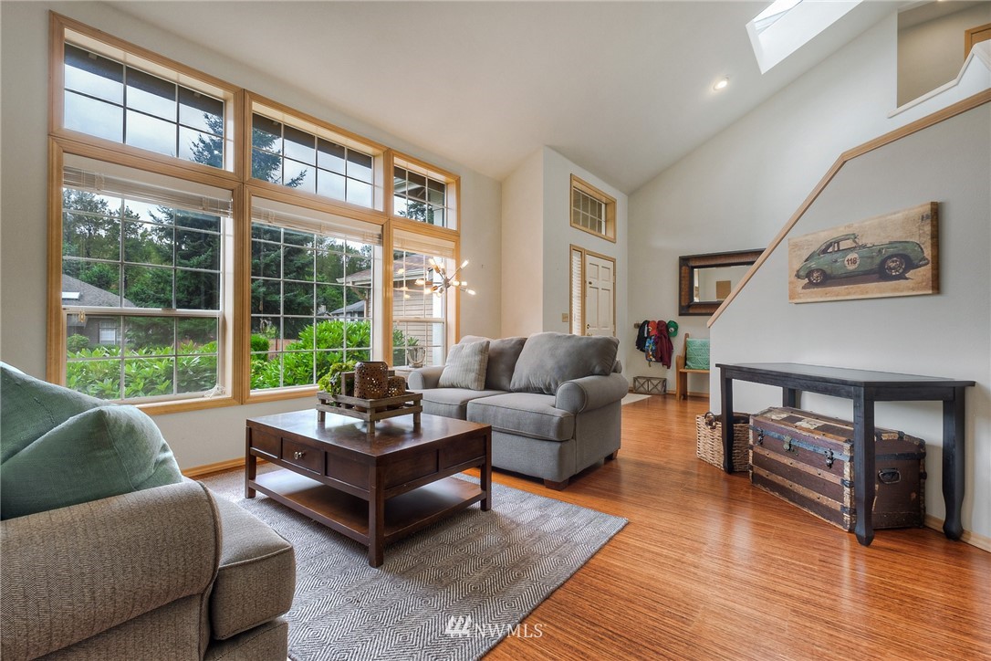 15837 Southeast 156th Street Renton, WA 98058 - Photo 3 of 25 Gallery Image 3