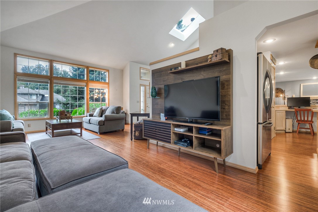 15837 Southeast 156th Street Renton, WA 98058 - Photo 4 of 25 Gallery Image 4