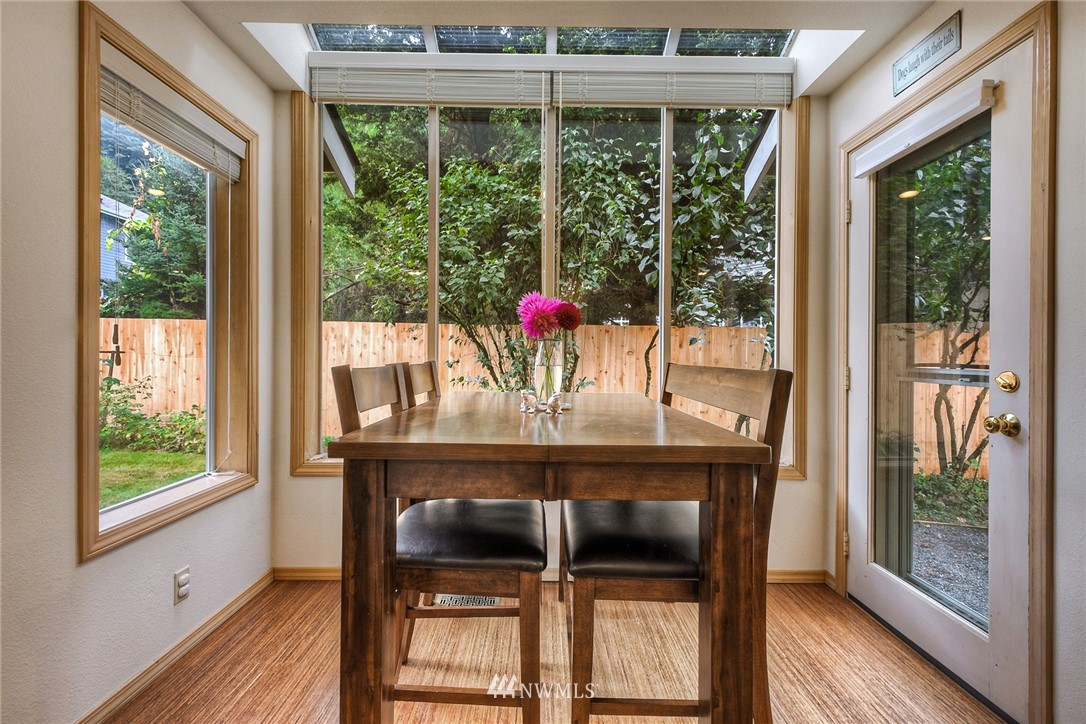 15837 Southeast 156th Street Renton, WA 98058 - Photo 10 of 25 Gallery Image 10