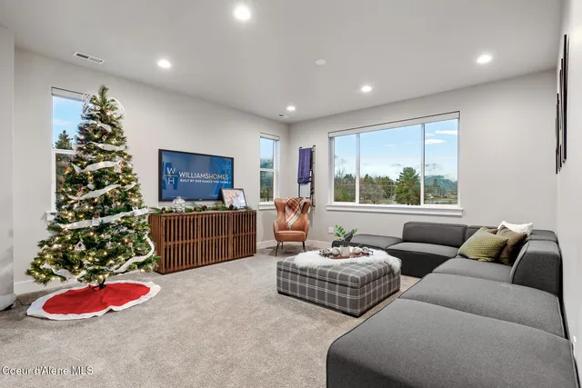 $733,000 | 610 Moscow Street, Sandpoint, ID 83864