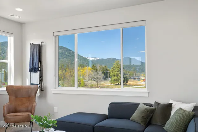 $733,000 | 610 Moscow Street, Sandpoint, ID 83864