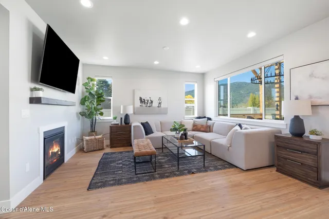 $733,000 | 610 Moscow Street, Sandpoint, ID 83864