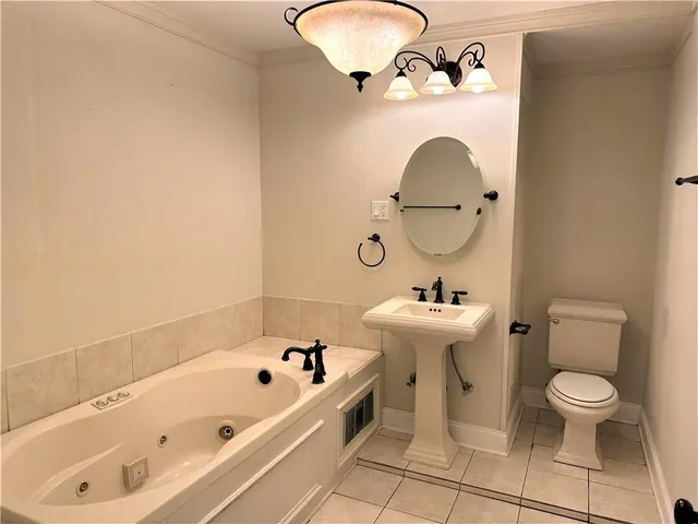 $2,200 | 721 Oak Avenue, Harahan, LA 70123