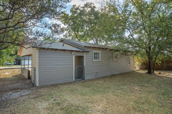 a view of back yard